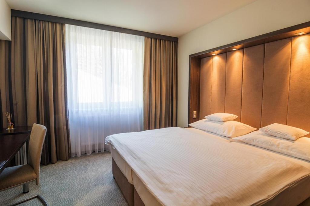 Spa Hotel Lanterna Velke Karlovice Bagian luar foto