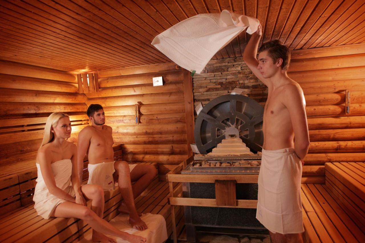Spa Hotel Lanterna Velke Karlovice Bagian luar foto