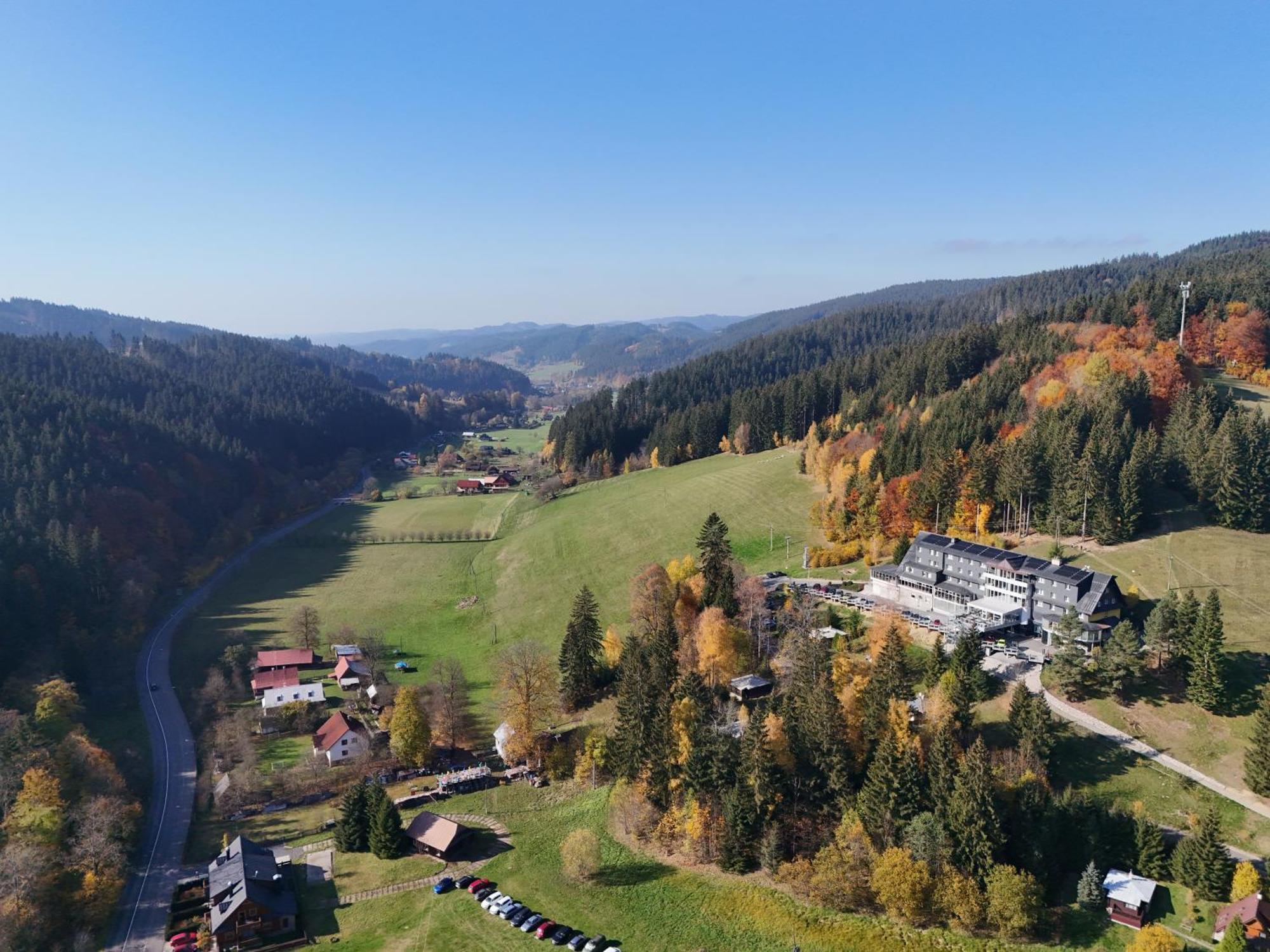 Spa Hotel Lanterna Velke Karlovice Bagian luar foto